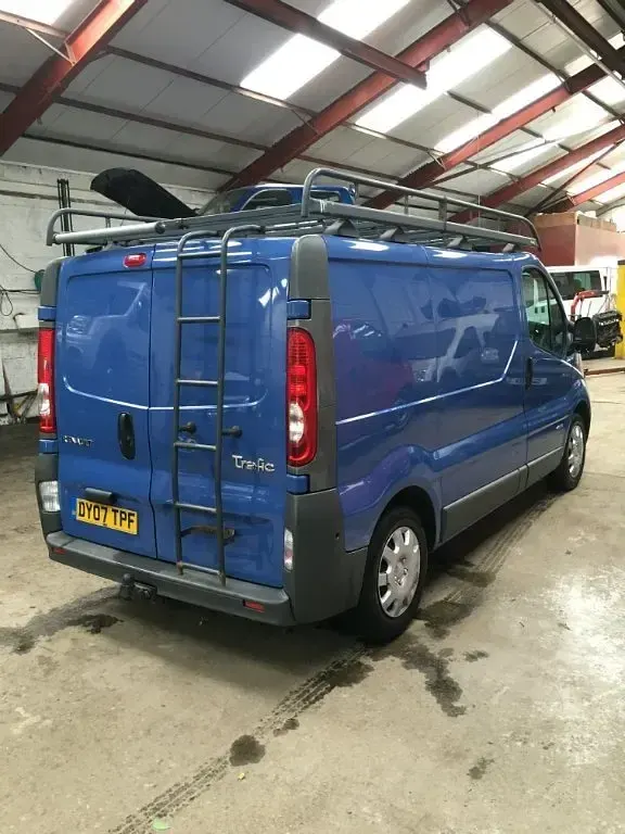 Used Renault Trafic 115 HP (84 kW) 2007 Blue MPV