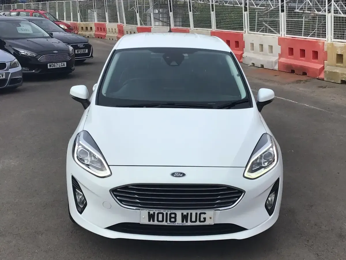Usado Ford Fiesta Zetec 85 HP (62 kW) 2018 Branco Citadino