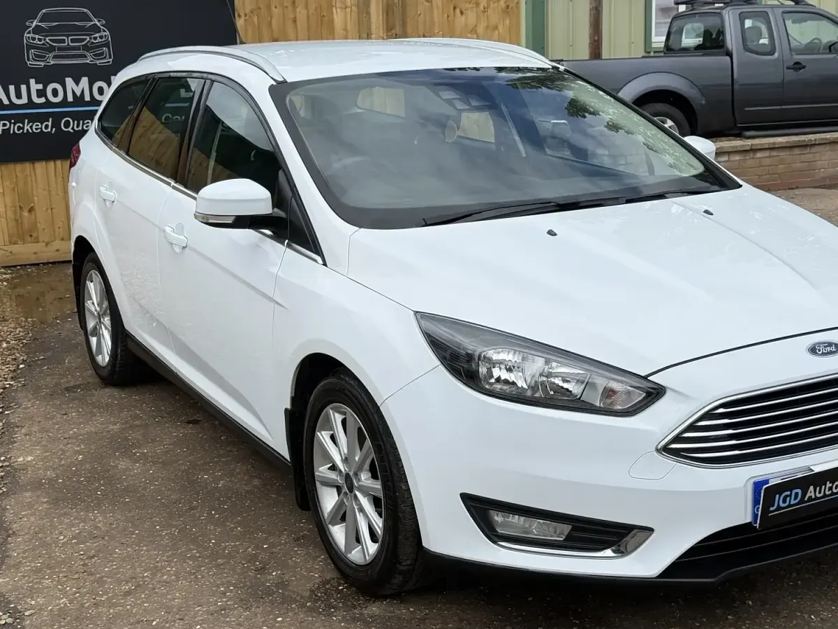 Used Ford Focus Titanium 125 HP (91 kW) 2015 White Estate