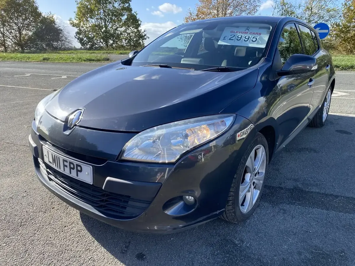 Used Renault Mégane Dynamique 110 HP (80 kW) 2011 Grey Hatchback