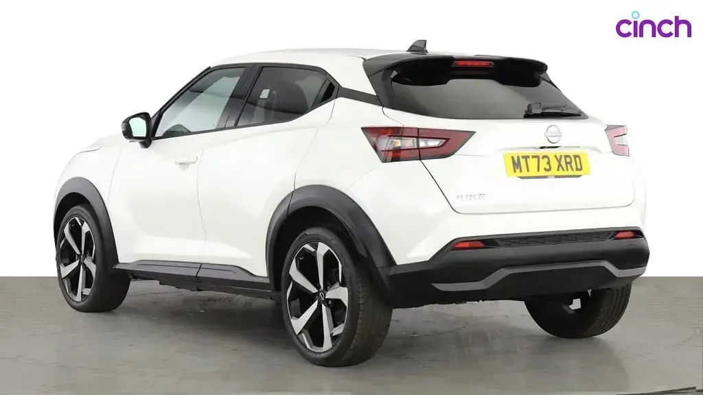 Used Nissan Juke Tekna 2023 White SUV