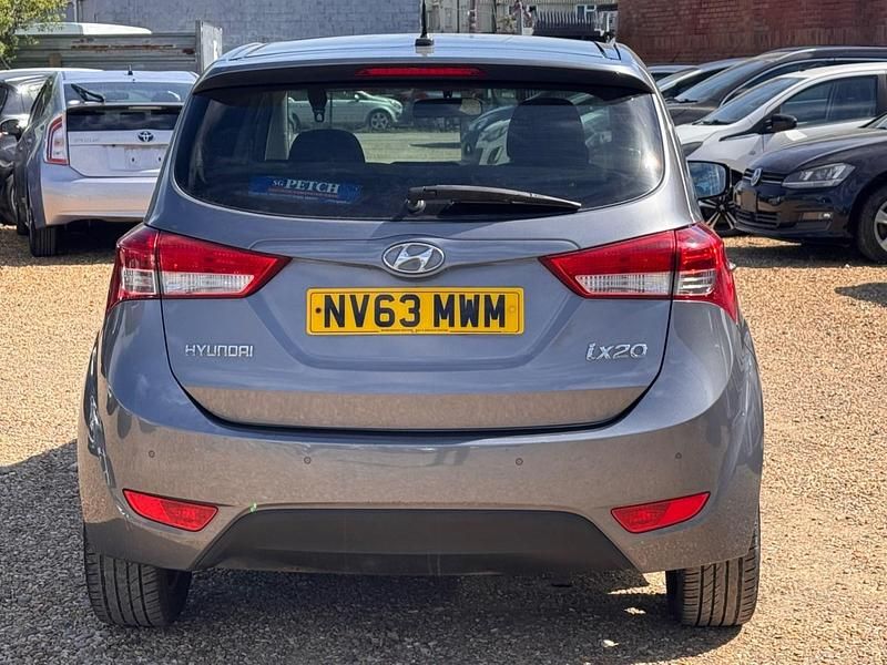 Used Hyundai ix20 Style 90 HP (66 kW) 2014 Grey Hatchback