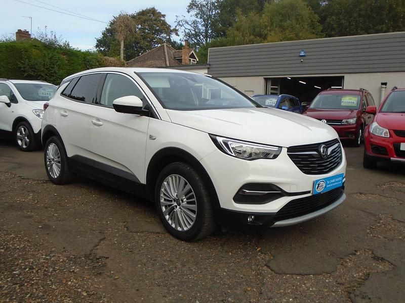 White Used 2018 Vauxhall Grandland X S SUV | £8,695 (Good price) - Image 1/4