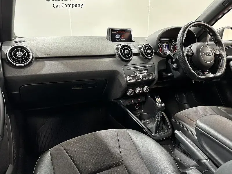 Używany Audi A1 Black Edition 2016 Szary Hatchback
