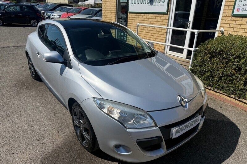 Used 2010 Renault Mégane III Dynamique Coupe | £3,495 (Expensive) - Image 1/1