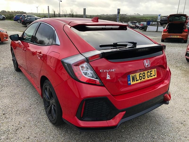 Used Honda Civic SR 126 HP (92 kW) 2018 Red Hatchback