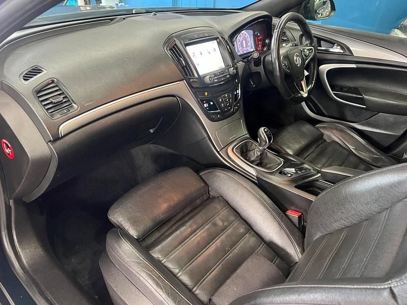 Used Vauxhall Insignia Edition 163 HP (119 kW) 2014 Green Hatchback