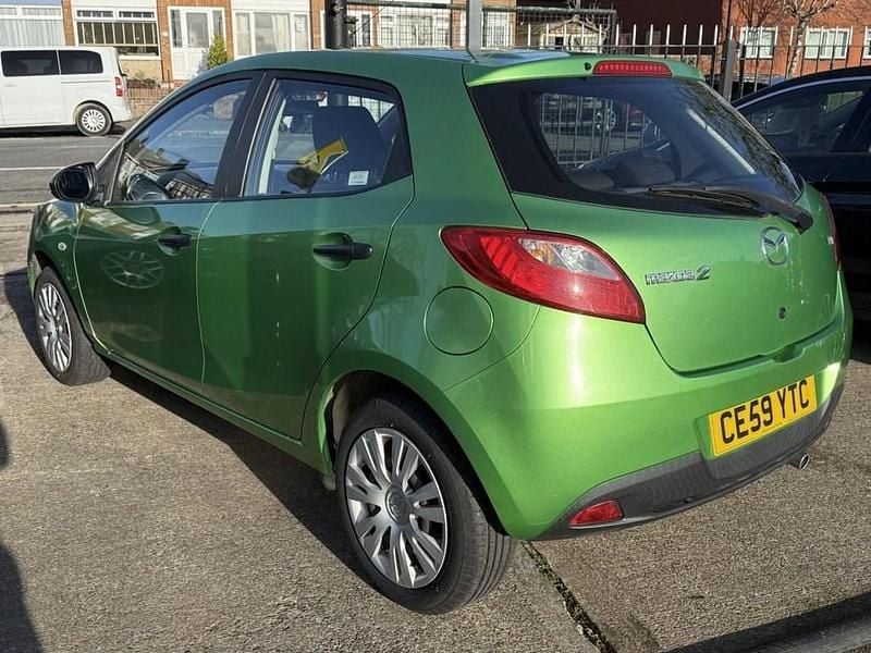 Used Mazda 2 75 HP (55 kW) 2009 Green Hatchback