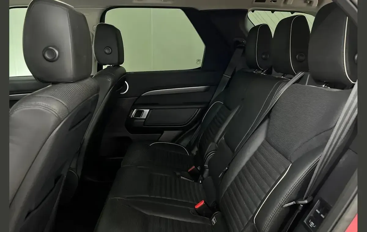 Used Land Rover Discovery HSE 237 HP (174 kW) 2017 Red SUV