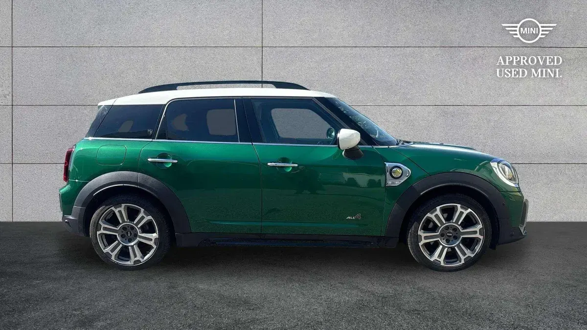 Usado Mini Cooper S Countryman Exclusive 219 HP (161 kW) 2022 Verde SUV