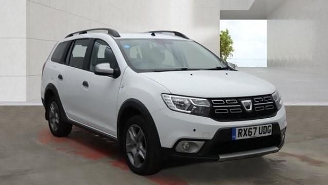 Used Dacia Logan MCV Lauréate 2017 White Estate