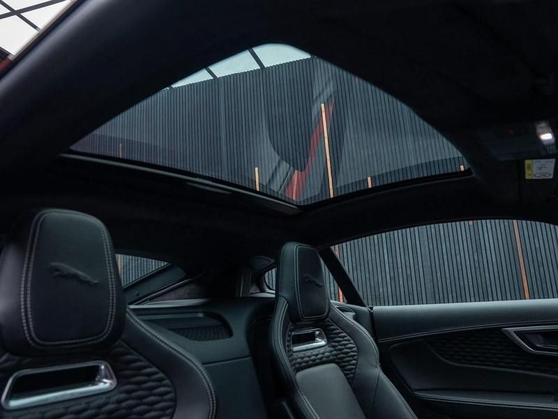 Used Jaguar F-Type R-Dynamic 300 HP (220 kW) 2022 Red Coupe