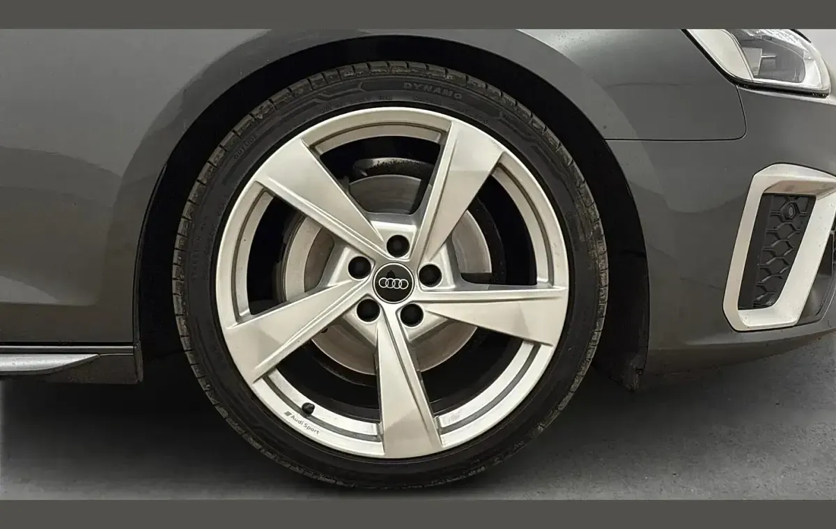 Used Audi A4 S-Line 200 HP (147 kW) 2024 Grey Estate