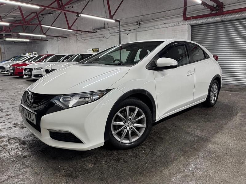 Used Honda Civic S 100 HP (73 kW) 2014 White Hatchback