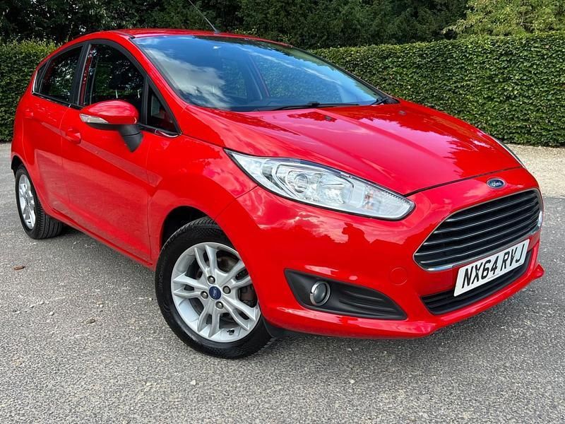 Red Used 2014 Ford Fiesta Zetec Hatchback | £5,895 (Fair price) - Image 1/4