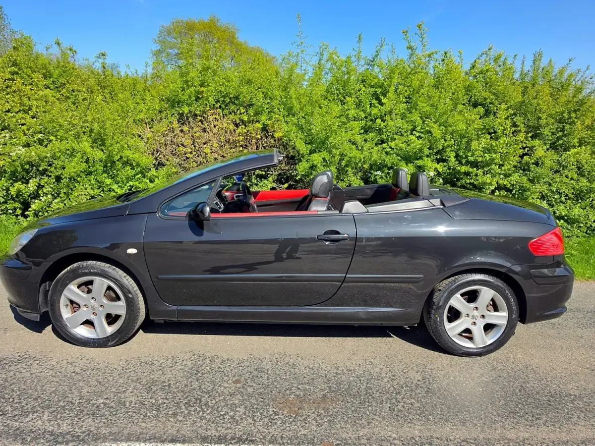 Second-hand Peugeot 307 CC 2006 Negru Cabrio