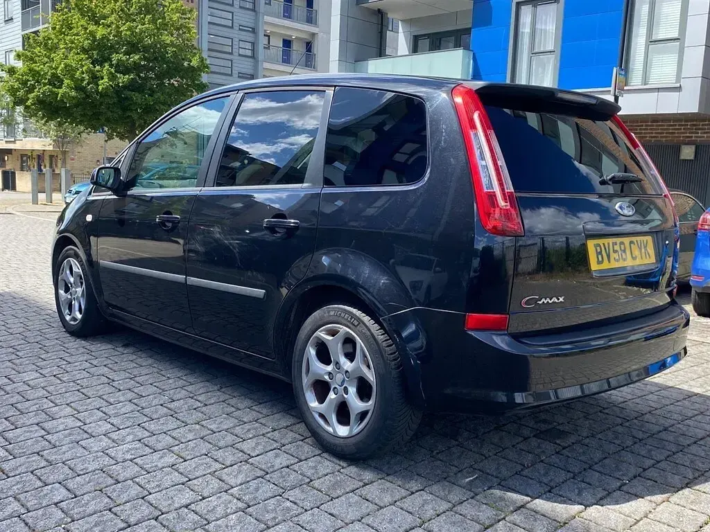 Käytetty Ford C-MAX Zetec 145 HP (106 kW) 2008 Musta Tila-auto