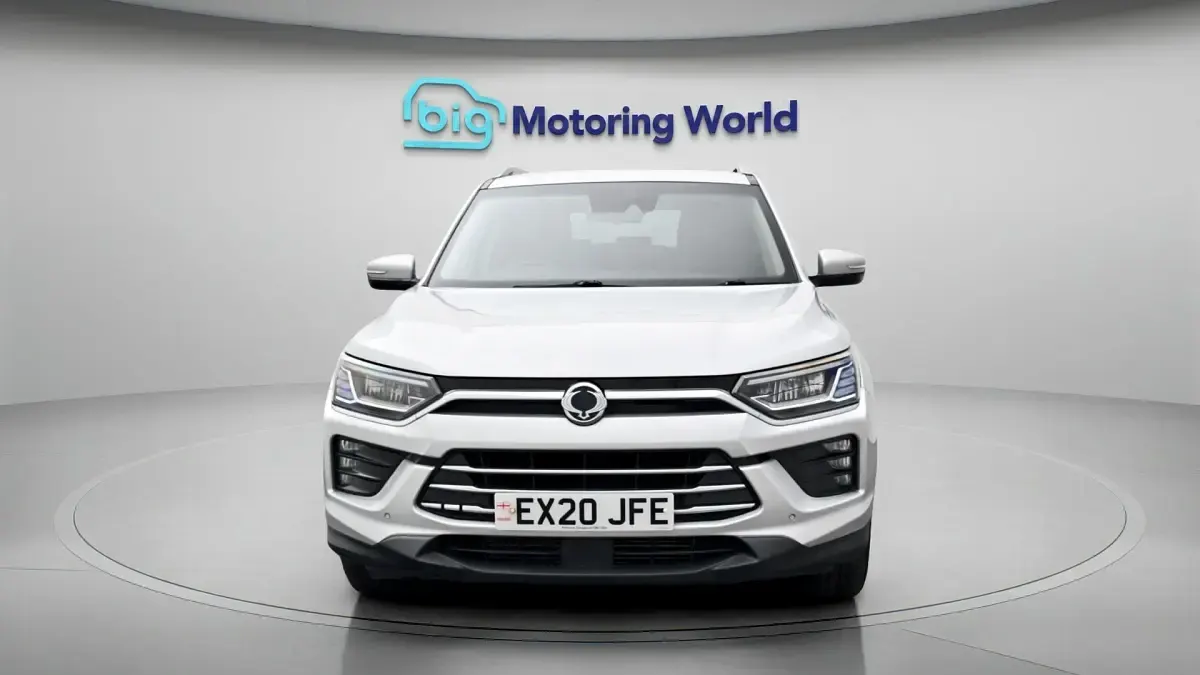 Used SsangYong Korando 136 HP (100 kW) 2020 Silver Estate