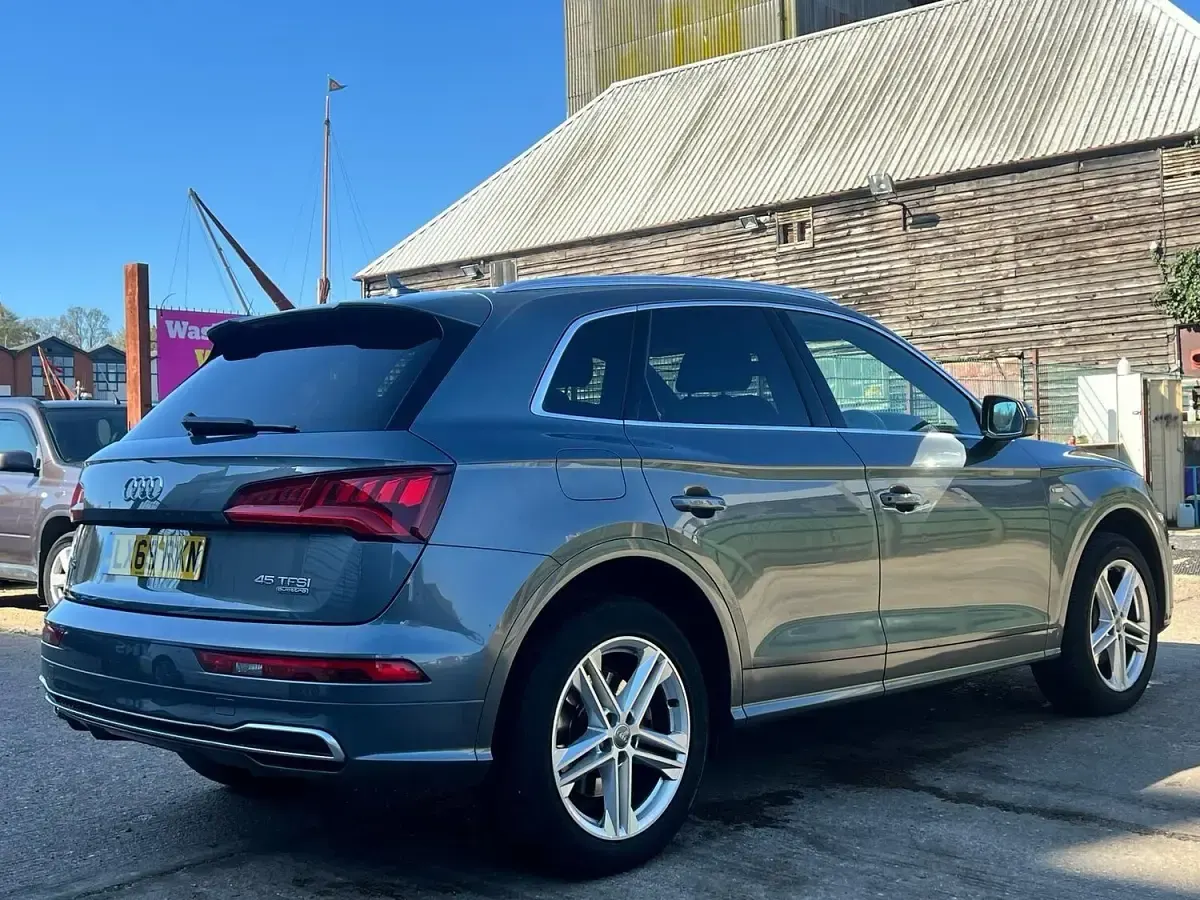 Used Audi Q5 S-Line 245 HP (180 kW) 2019 Grey SUV