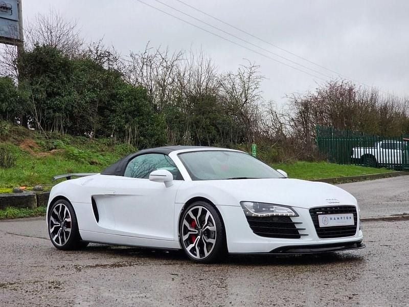 Begagnad Audi R8 Spyder Design 430 HK (316 kW) 2012 Vit Cab