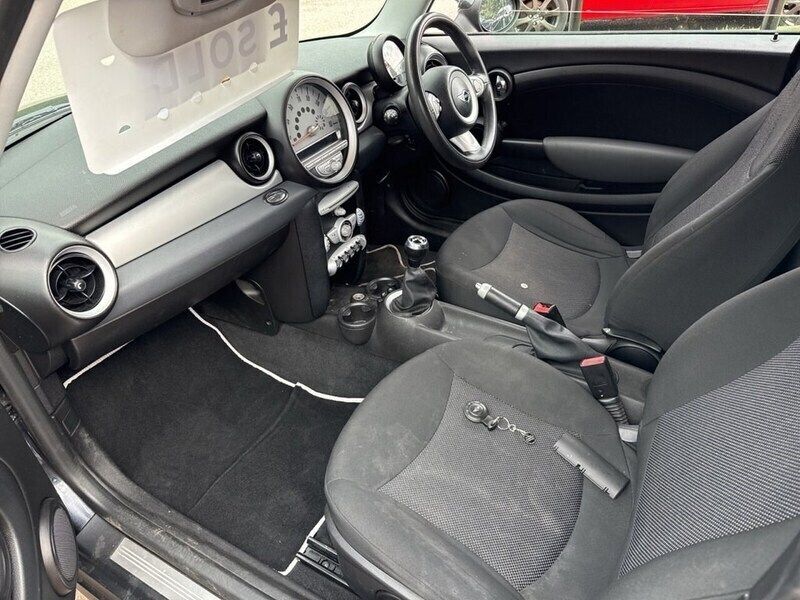 Image 2/4