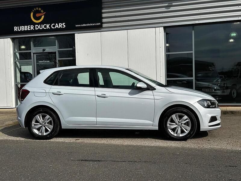 Used VW Polo SE 95 HP (69 kW) 2019 Silver Hatchback