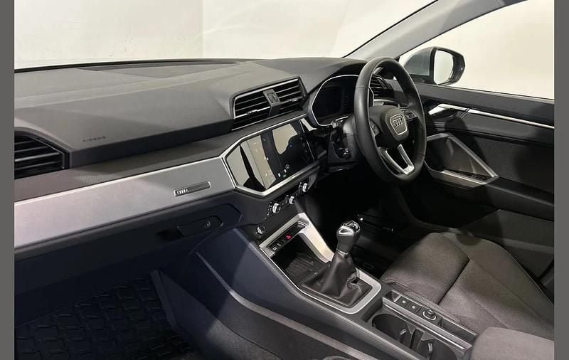 Used Audi Q3 Sport 147 HP (108 kW) 2024 Silver SUV