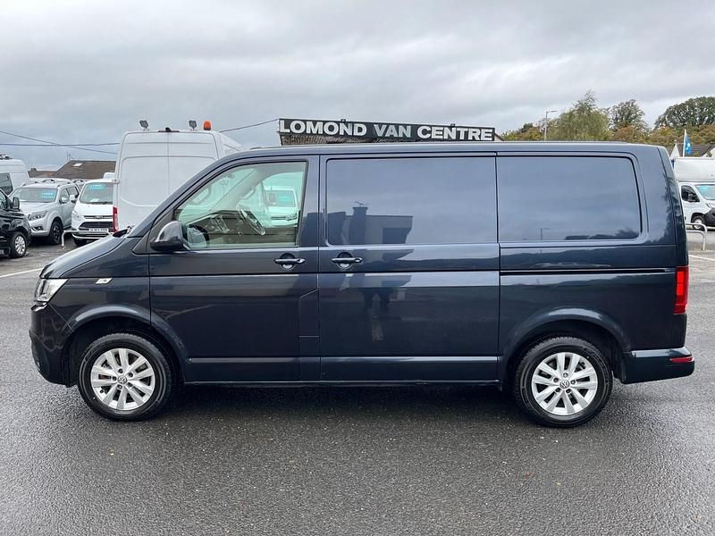 Begagnad VW Transporter Highline 2022 Blå Van