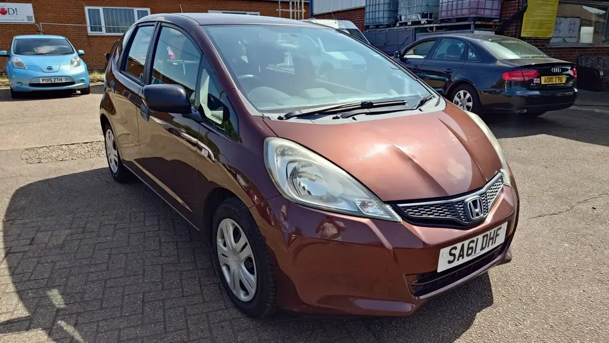 Used Honda Jazz S 90 HP (66 kW) 2011 Bronze Hatchback