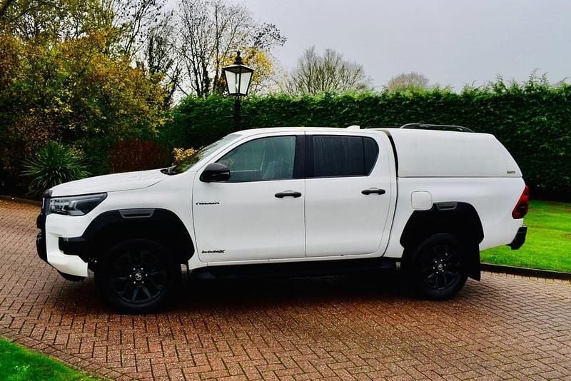 Used Toyota HiLux 201 HP (147 kW) 2022 White Pickup
