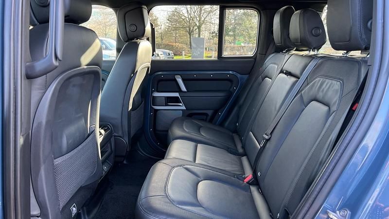 Used Land Rover Defender HSE Dynamic 404 HP (297 kW) 2023 Blue Estate