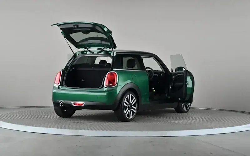 Used Mini Cooper Exclusive 136 HP (100 kW) 2021 Green Hatchback