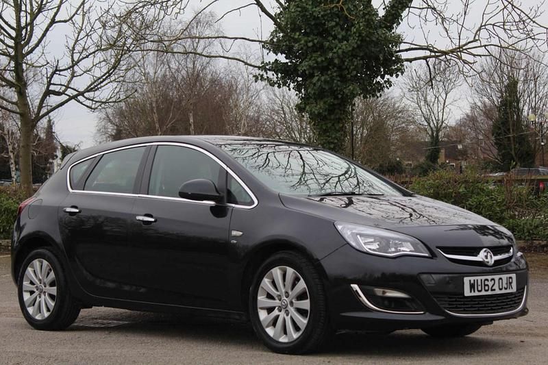 Black Used 2012 Vauxhall Astra Elite Hatchback | £3,290 (Good price) - Image 1/4