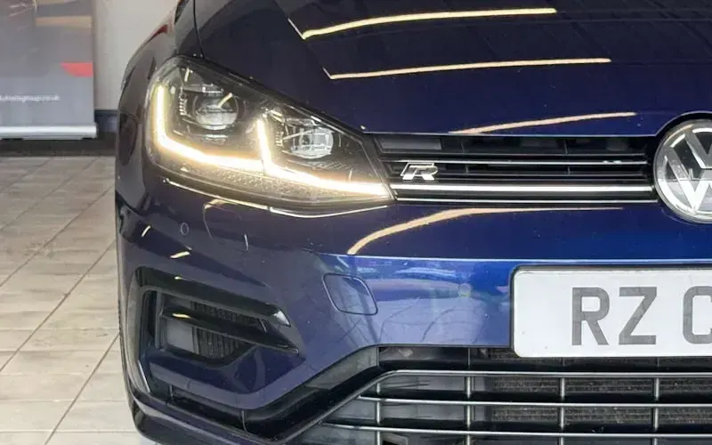 Used VW Golf VII R 300 HP (220 kW) 2019 Blue Hatchback