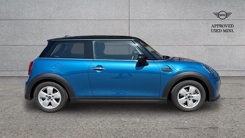 Usado Mini Cooper Classic 134 HP (98 kW) 2023 Azul Citadino