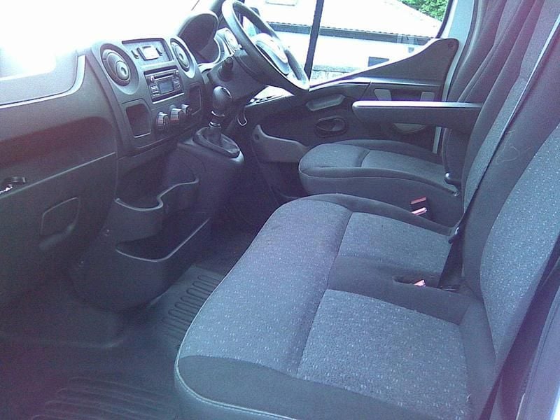 Used Vauxhall Movano 125 HP (91 kW) 2014 White MPV