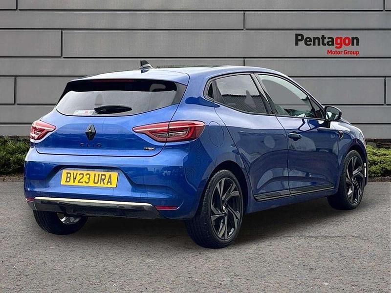 Used Renault Clio V Engineered 143 HP (105 kW) 2023 Blue Hatchback