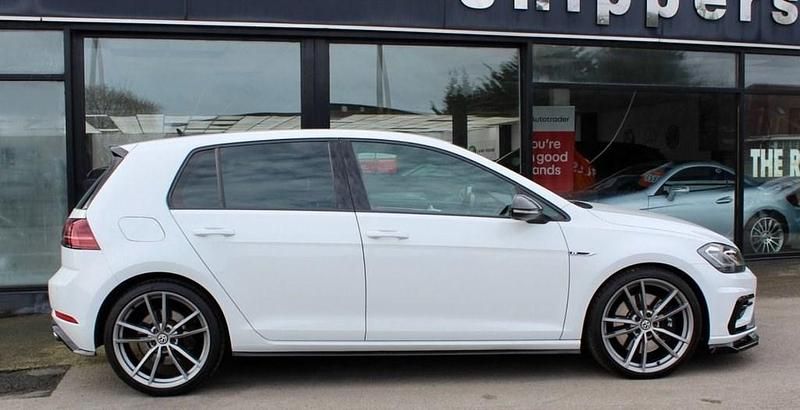 Used VW Golf VII R 310 HP (228 kW) 2018 White Hatchback