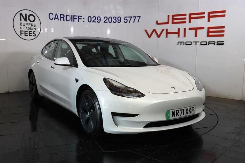 Used Tesla Model 3 Standard Range Plus 208 kW (283 HP) 2021 White Sedan