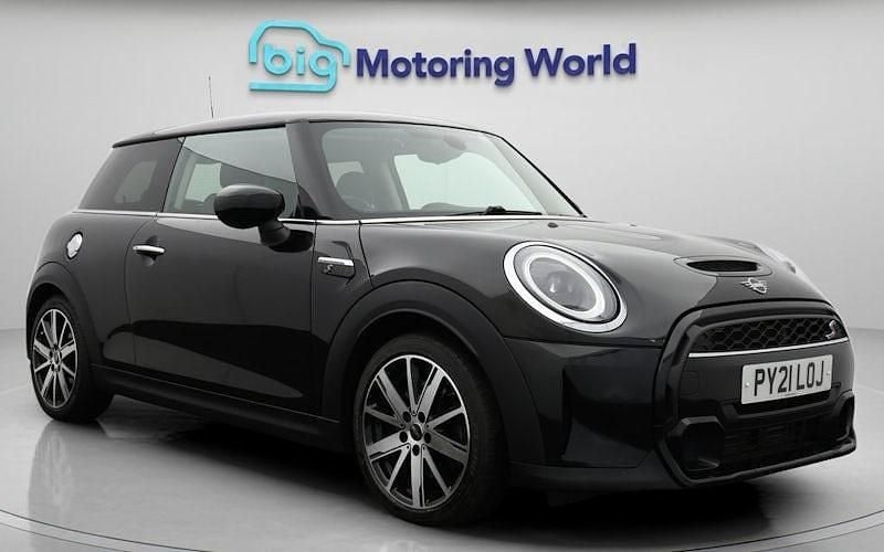 Used 2022 Mini Cooper S Classic Hatchback | £14,300 (Super price) - Image 1/4