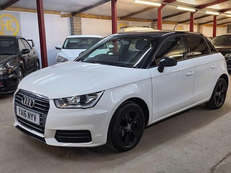 Used Audi A1 Sportback Design 95 HP (69 kW) 2016 White Hatchback