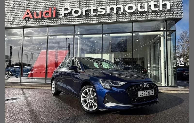 Used Audi A3 e-tron Sport 200 HP (147 kW) 2025 Blue Hatchback