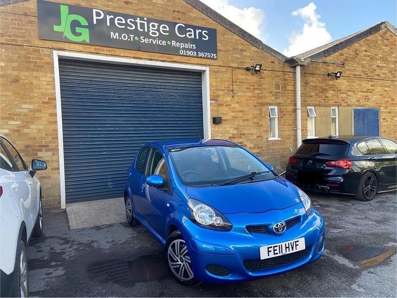 Blue Used 2011 Toyota Aygo Hatchback | £3,050 (Fair price) - Image 1/4