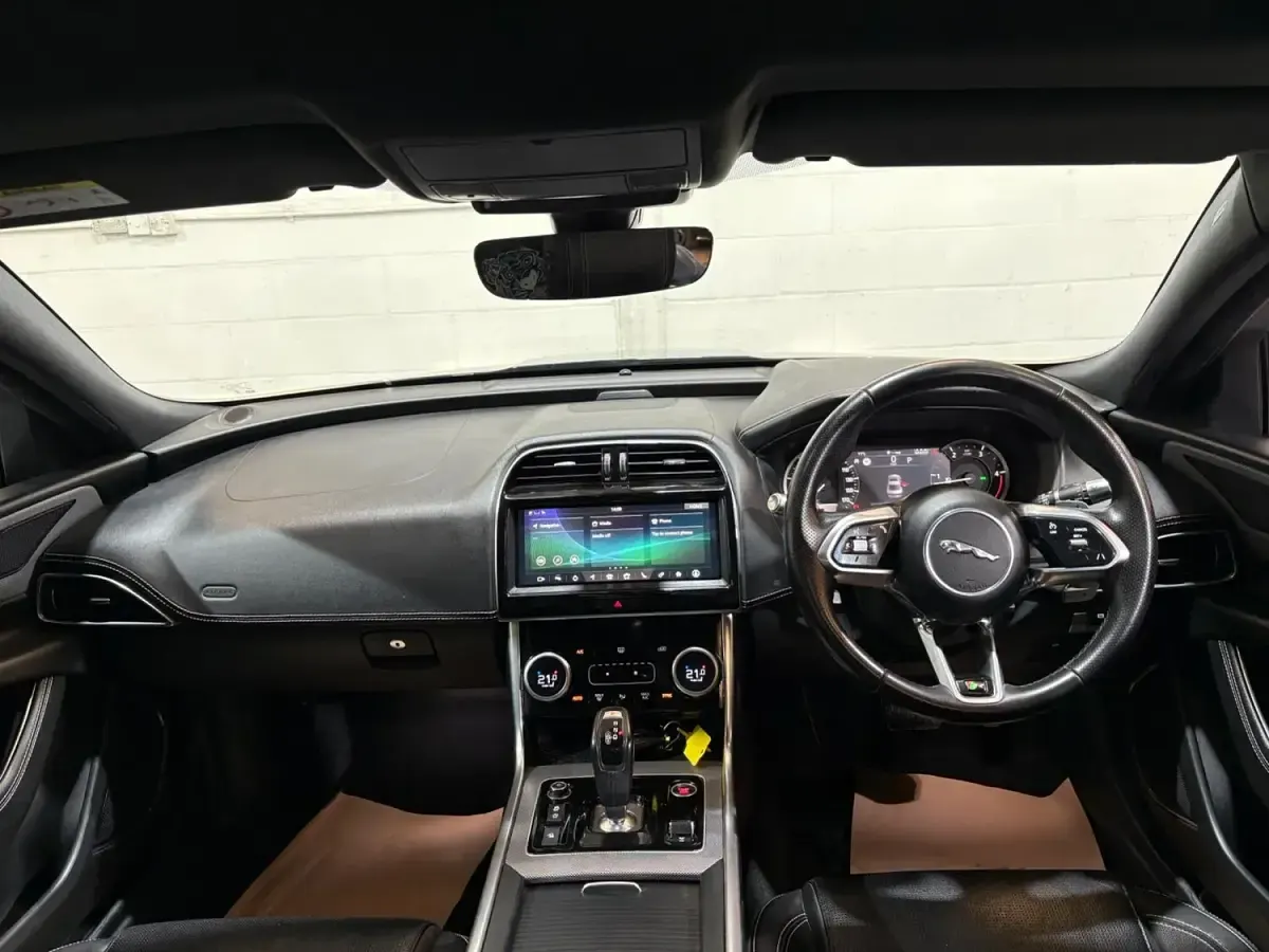 Used Jaguar XE R-Dynamic 180 HP (132 kW) 2019 Black Sedan