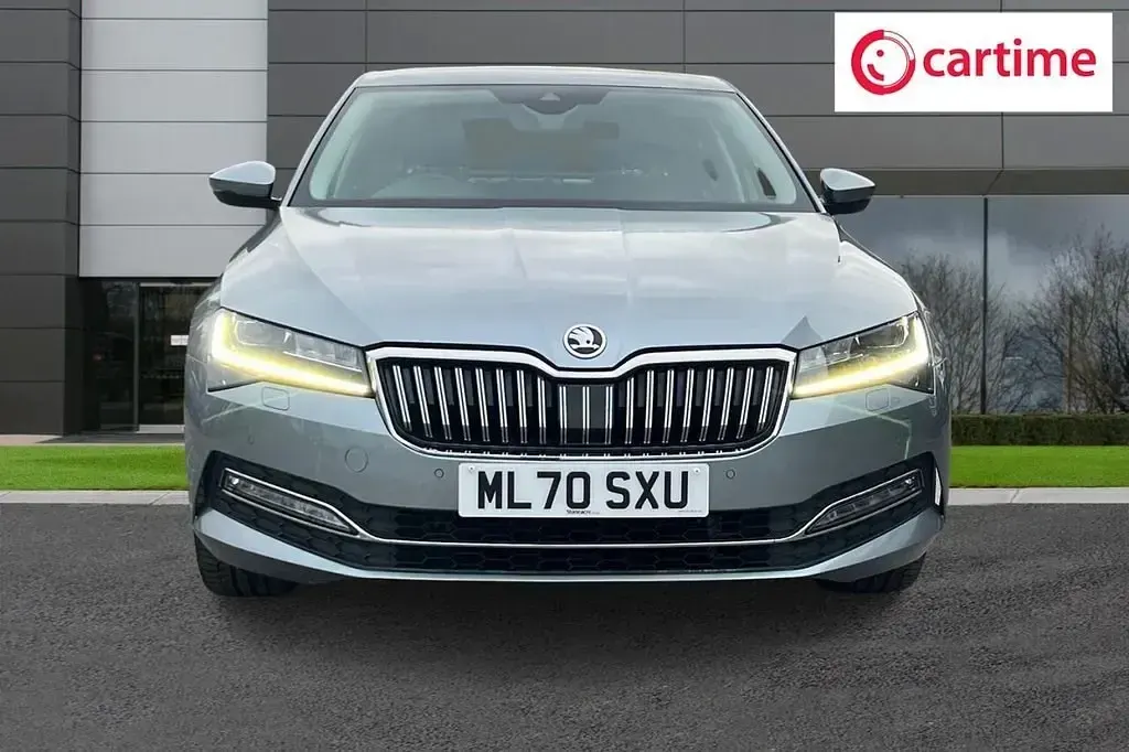 Second-hand Skoda Superb SE L 150 CP (110 kW) 2020 Gri Hatchback