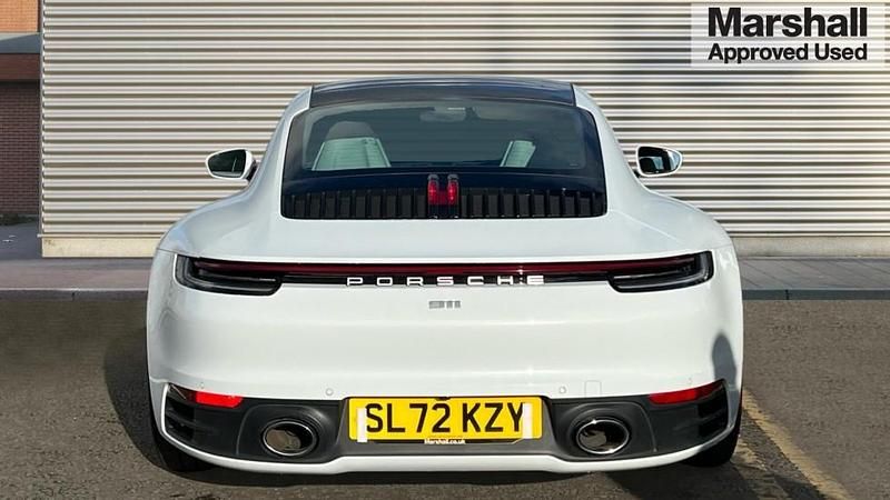 Used Porsche 911 Carrera 385 HP (283 kW) 2022 White Coupe