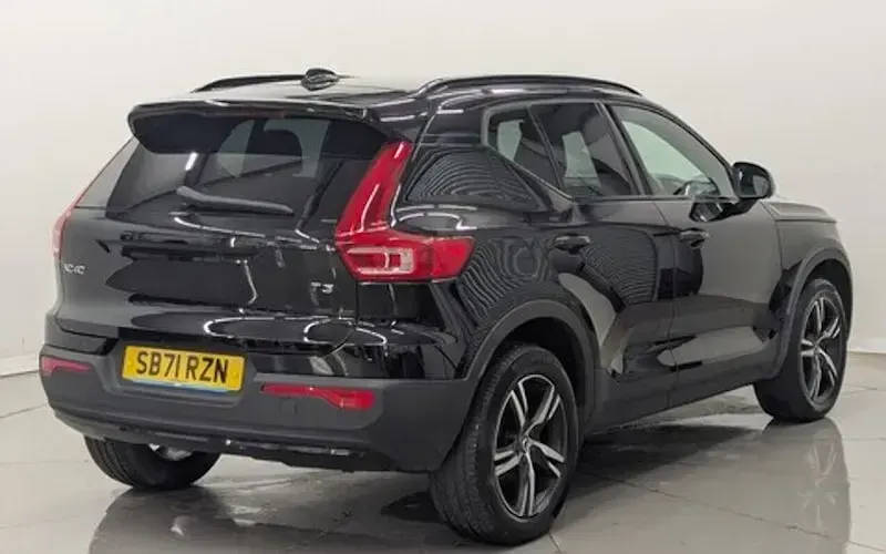 Used Volvo XC40 R-Design 163 HP (119 kW) 2022 Black SUV