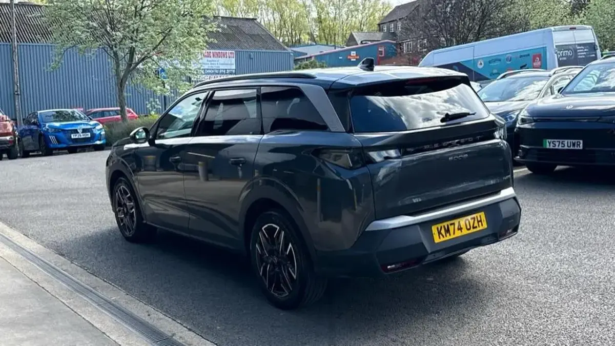 Used Peugeot 5008 GT 134 HP (98 kW) 2024 Grey SUV