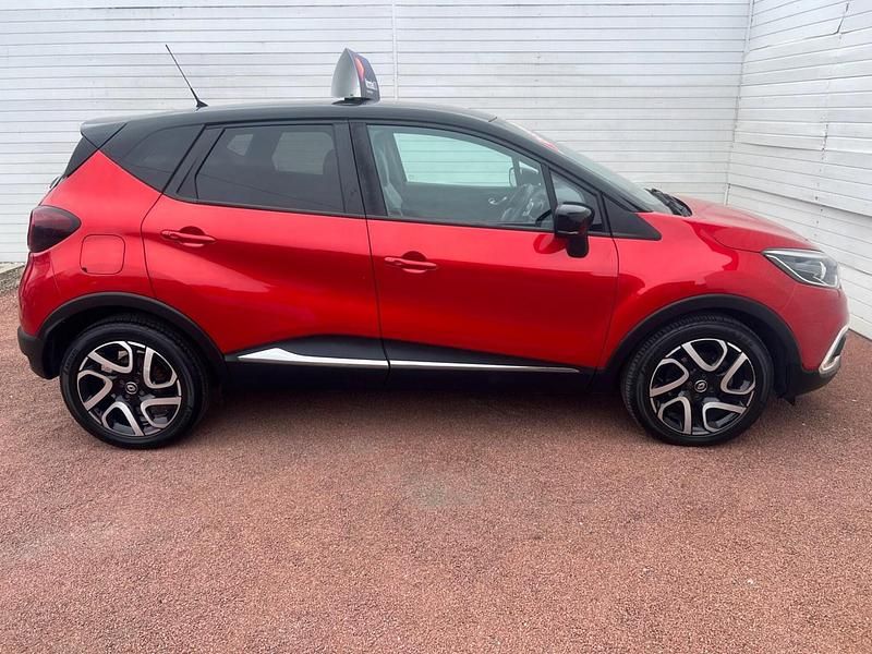 Used Renault Captur Iconic 2019 Red/black SUV