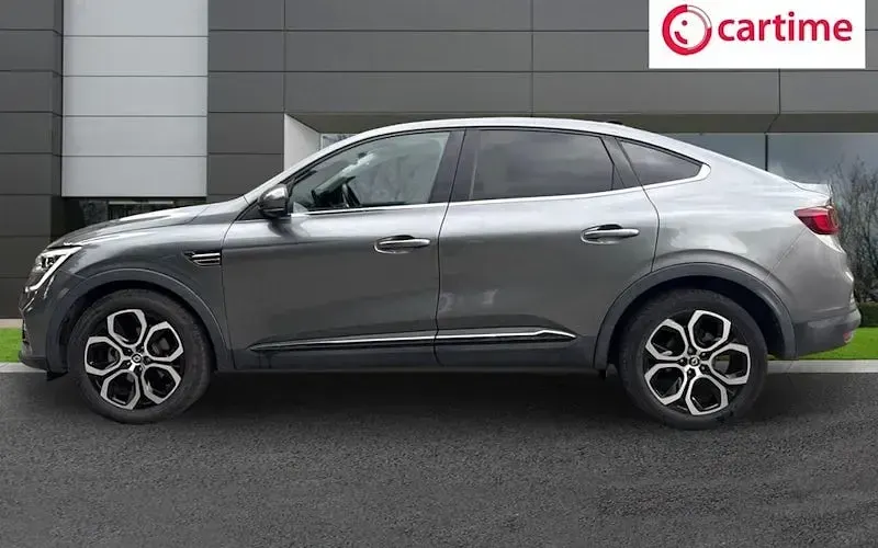 Used Renault Arkana Version S 143 HP (105 kW) 2022 SUV